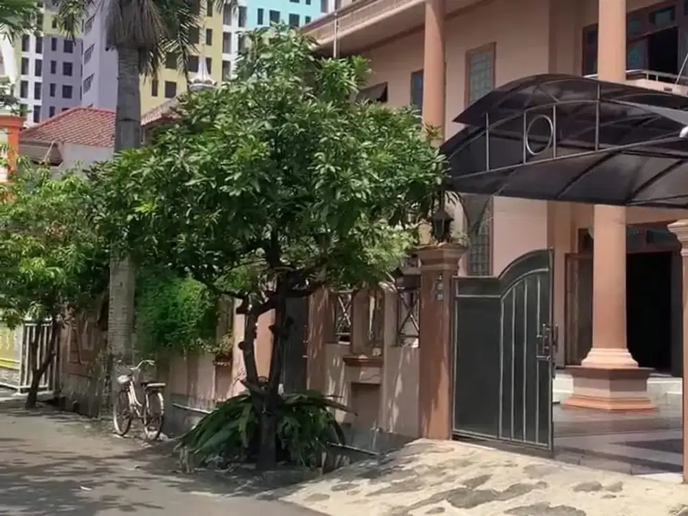 Dijual rumah mewah komplek di Jakarta Utara.