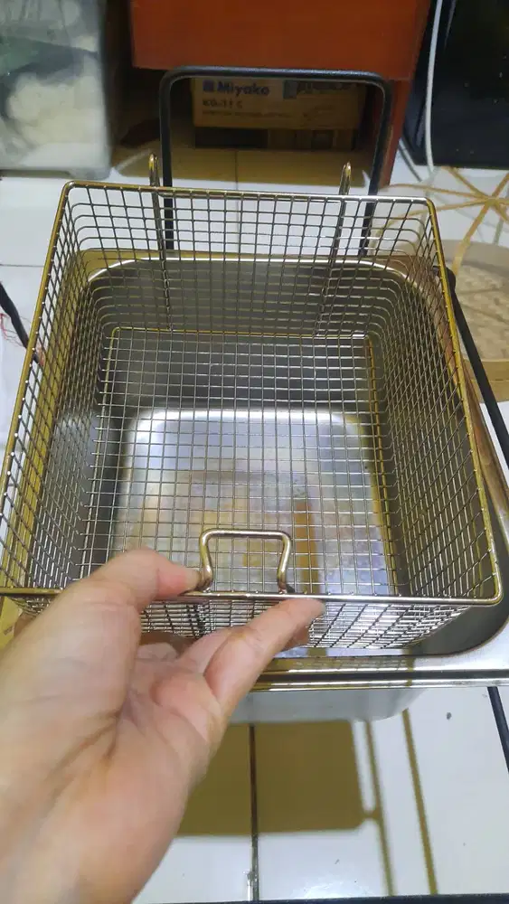 Satu set deep fyer rangka besi atad kompor free 2 penggoreng