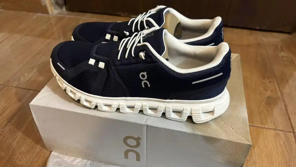 On Cloud 6 Sepatu Olahraga Pria Men Midnight White