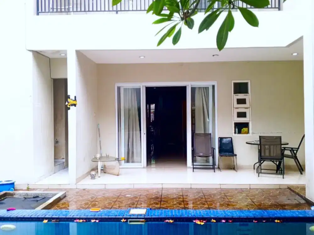Disewakan Rumah semi Furnished + Kolam Renang Pribadi di Kawasan Premium Cipete, Jakarta Selatan