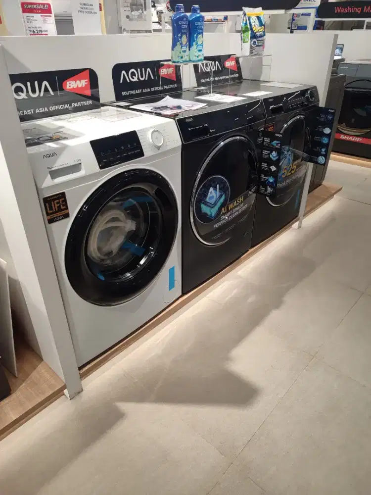 Mesincuci front loading AQUA