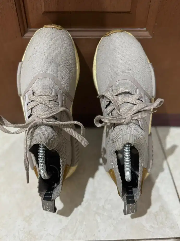 Sepatu NMD R1 PK FRENCH BEIGE