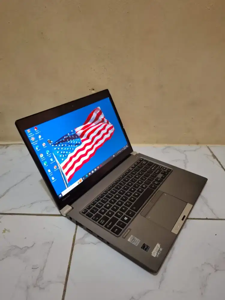 Dijual leptop Toshiba satellite Z30T Touchscreen