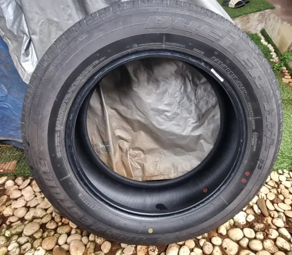 Ban Bridgestone 235/60 R18 Dueler HL33