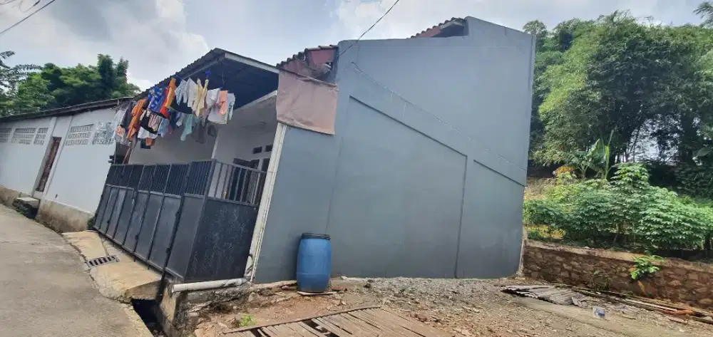 Jual rumah 1 ½ lantai di Limo Depok