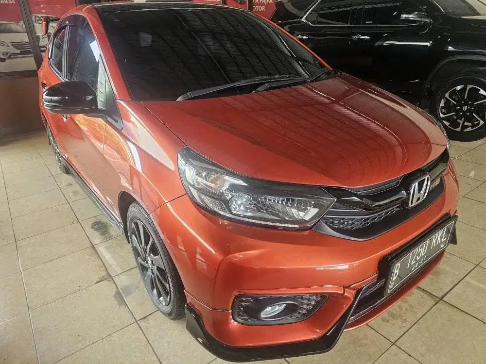 Honda Brio RS Cvt Urbanite 2022 Oranye