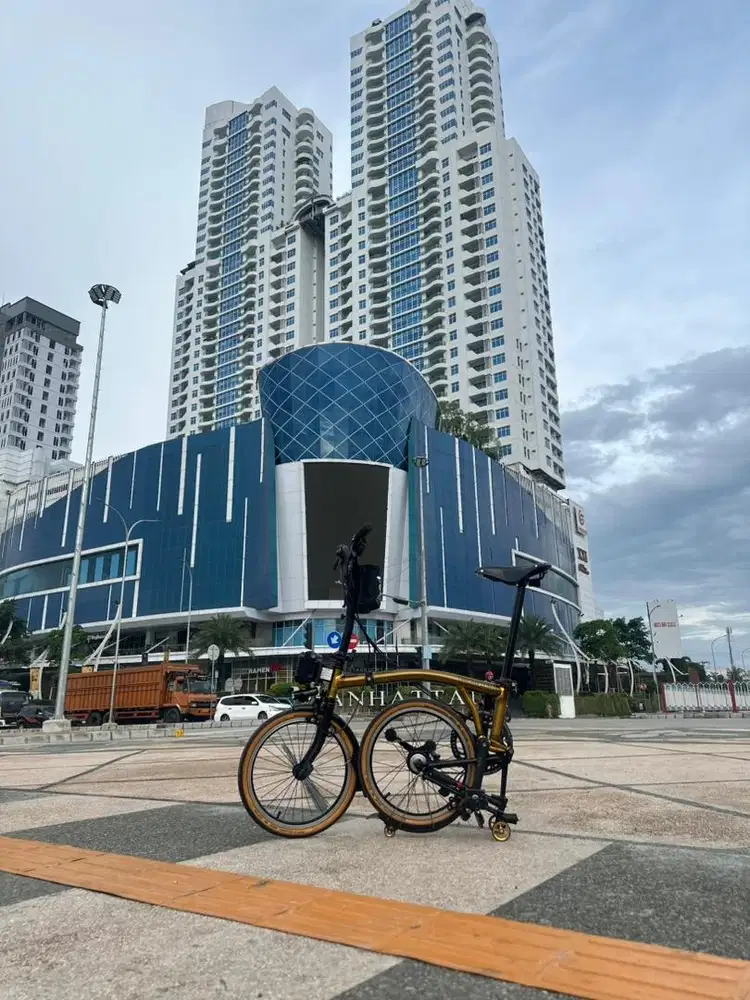 Sepeda Lipat BROMPTON Gold Edition