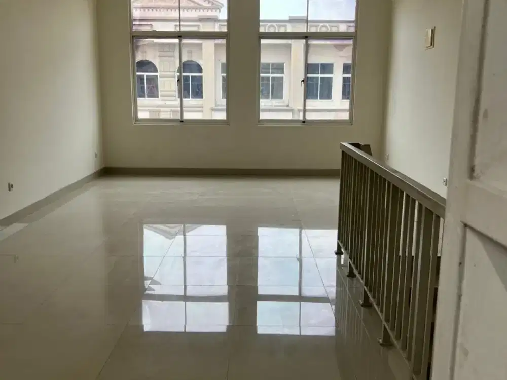 Ruko 3 Lantai di Komplek Rose Garden Grand Galaxy City Bekasi