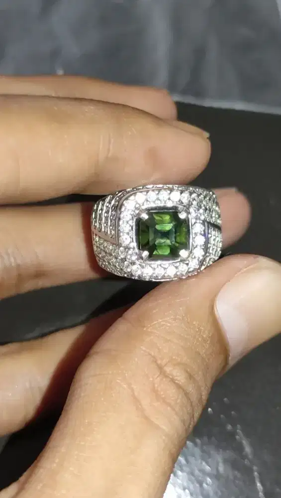 Natural Green Sapphire No Hit Ring Perak
