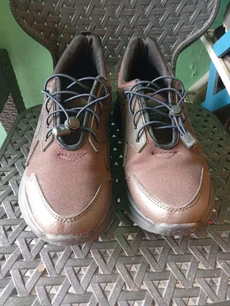 Sneakers cowok size 44