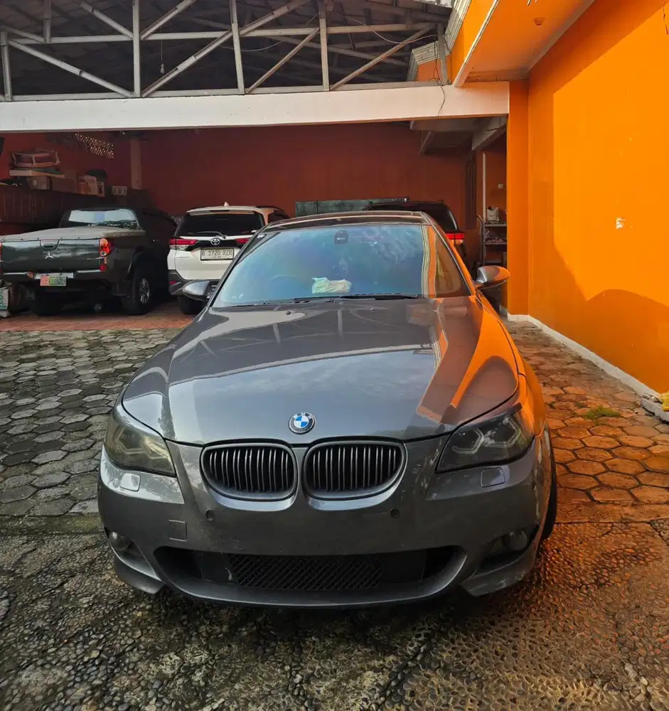 BMW 530i 2005 Bensin