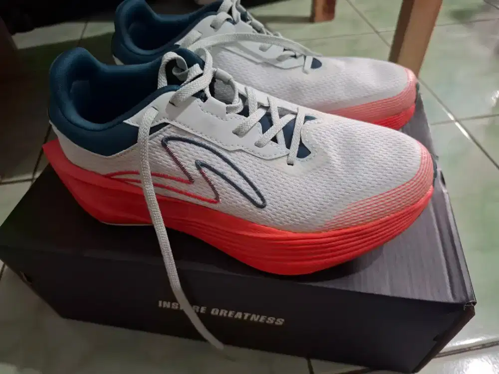 Specs Sepatu Running Atmozphyr