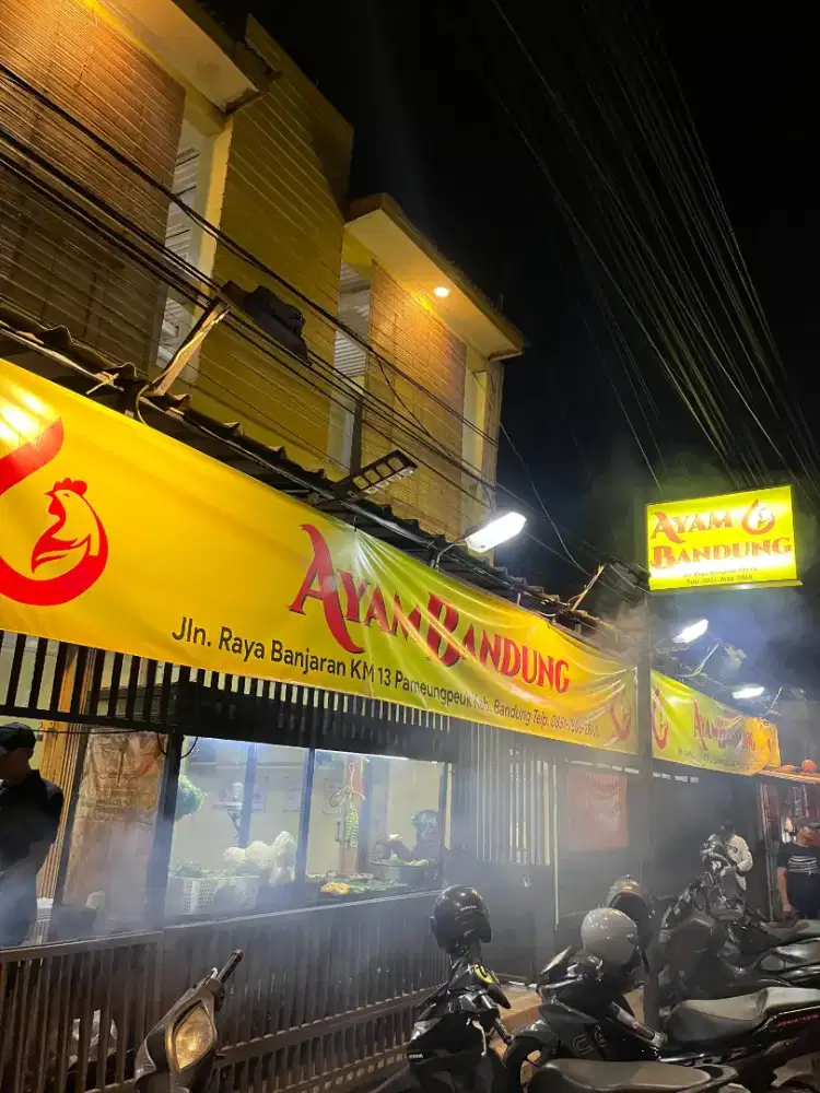 Karyawan Rumah Makan