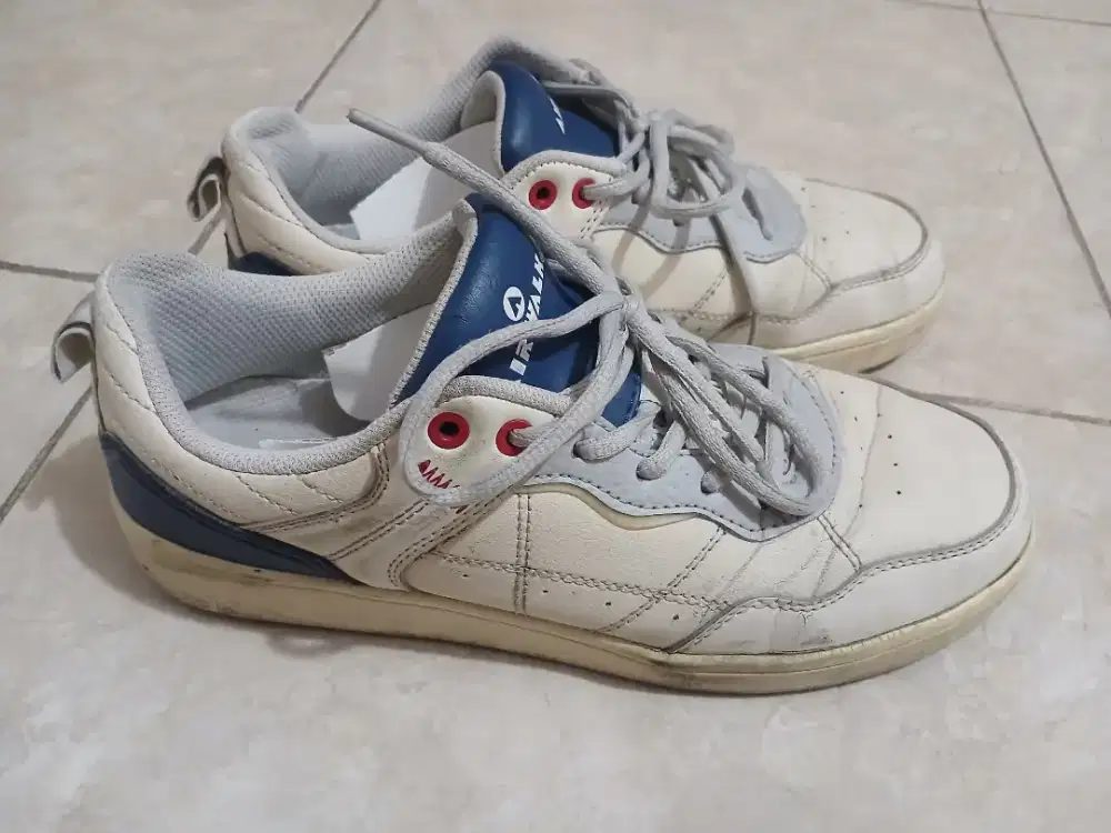 Jual sepatu bekas pakai Ukuran 41