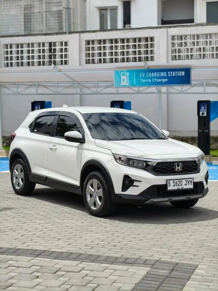 LOW KM HONDA WRV E / RS 2023 PUTIH