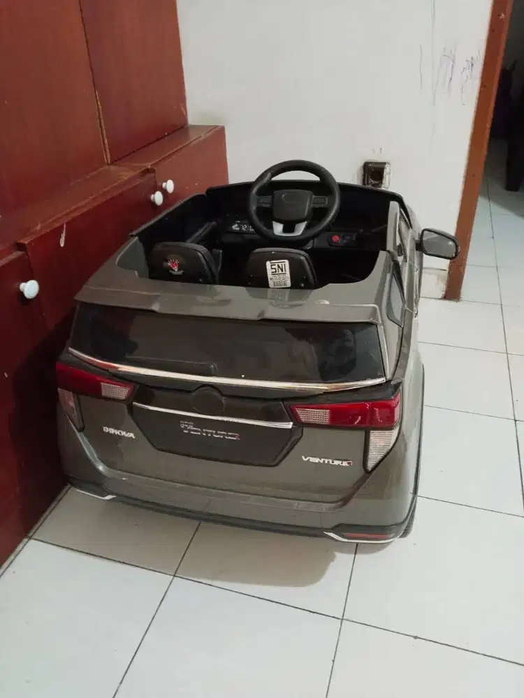 MOBIL AKI INNOVA VENTURER M-7288