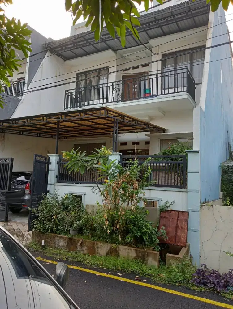 Jual Rumah megah 2,5 lantai di Griya harapan permai kota bekasi (C0967
