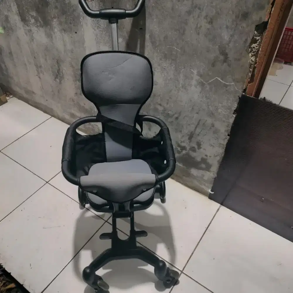 Stoler bayi tempat duduk bayi