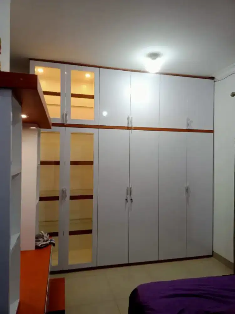 LEMARI BAJU CUSTOM MINIMALIS