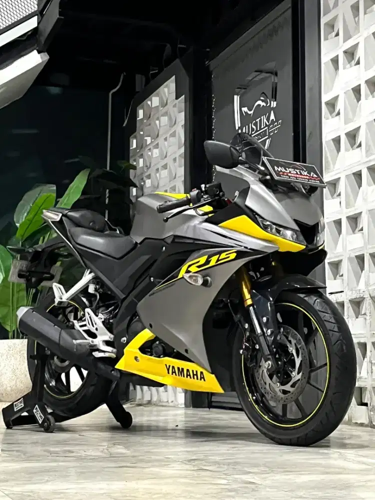 YAMAHA R15 SE 2019 - Chintia Mustika