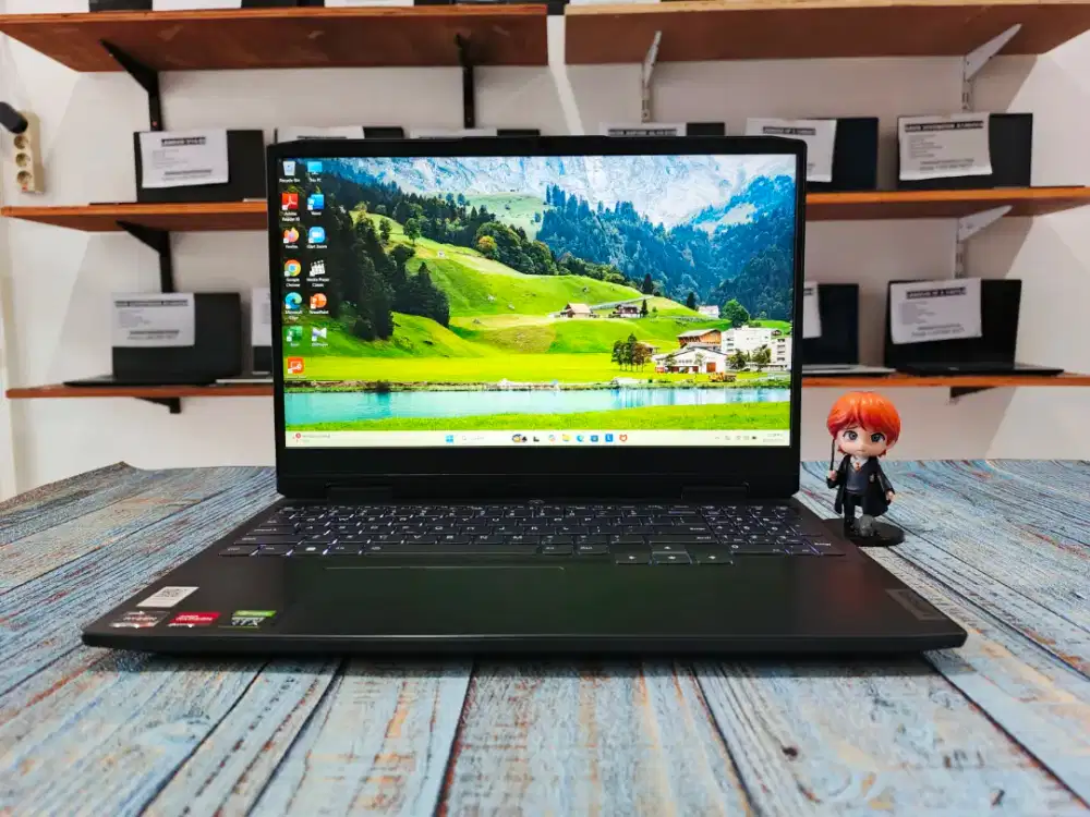 Laptop Second LENOVO IP GAMING 3 15ARH7/RYZEN 5 7535HS RAM 8GB
