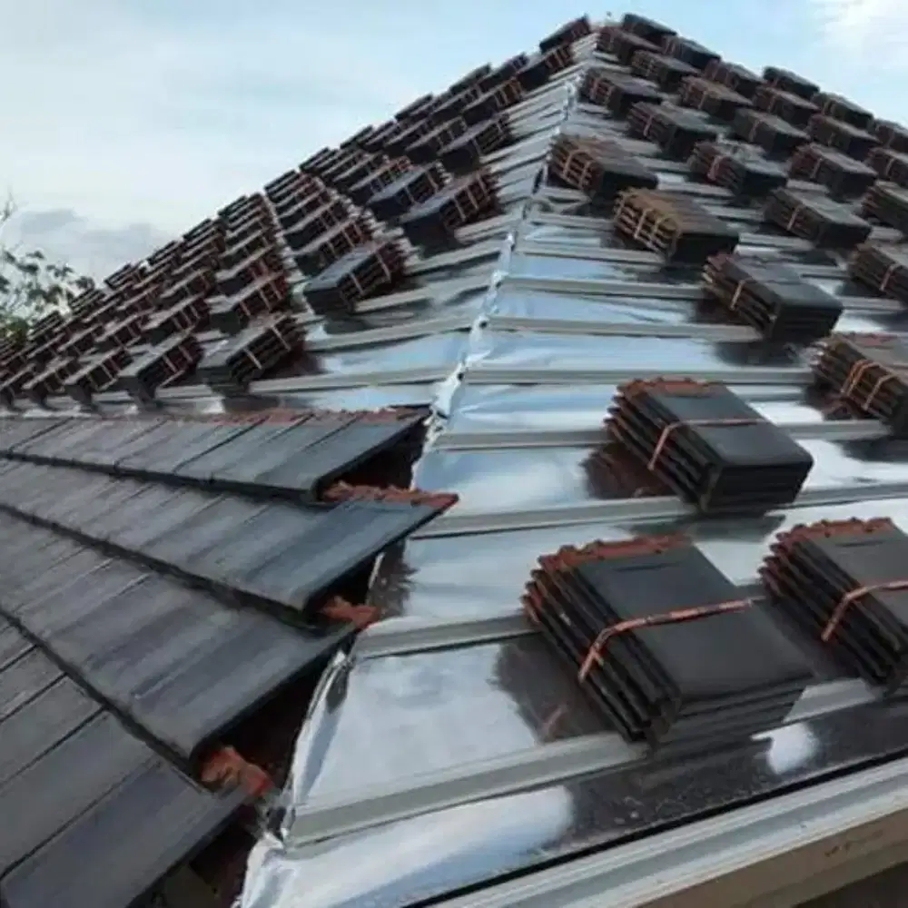 Rangka atap baja ringan