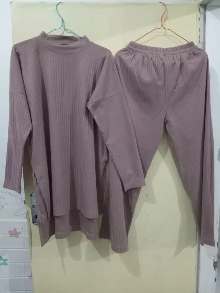 Oneset baju setelan perempuan