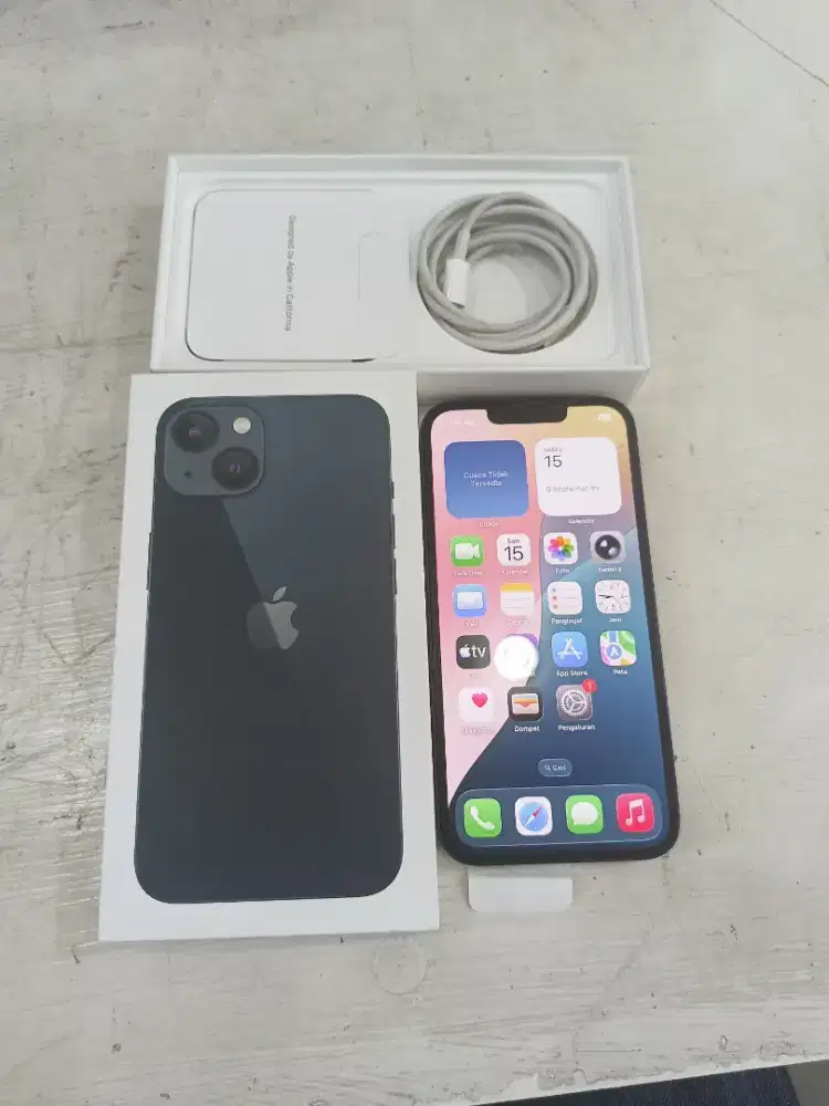 Iphone 13 (128 GB) Black. Garansi Resmi Masih Panjang. 01/11/26