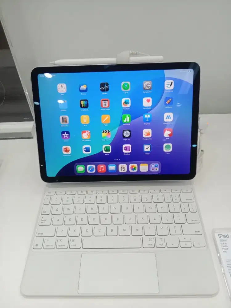 IPAD AIR (11-inch model)