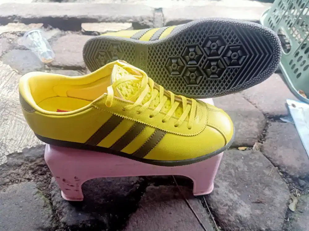 Sepatu pria adidas dublin size 43