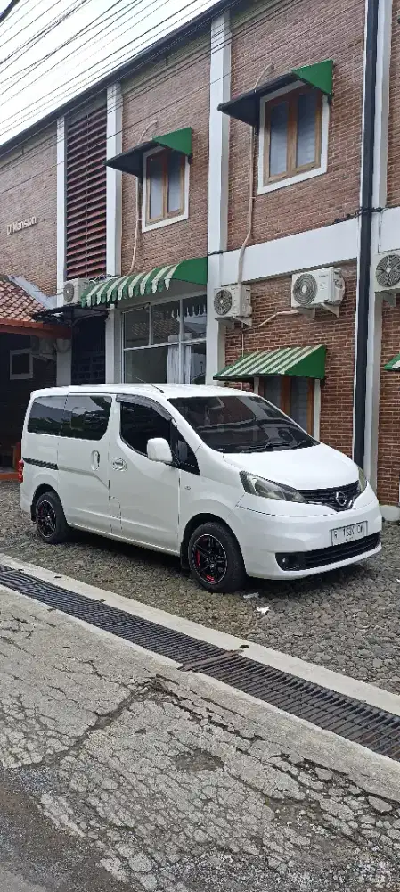 DIJUAL EVALIA XV 2012 AT