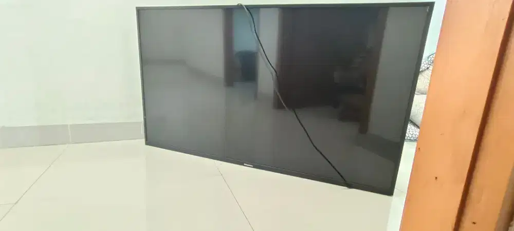 TV Hisense 49 Inch + Bracket + Remote