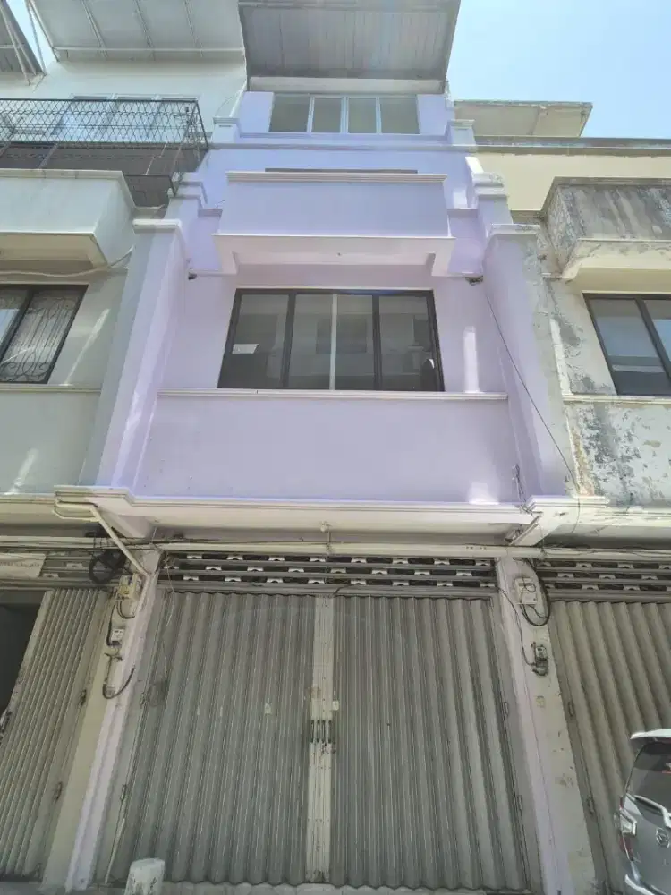 Disewakan Ruko 4 Lantai di Klampis Square