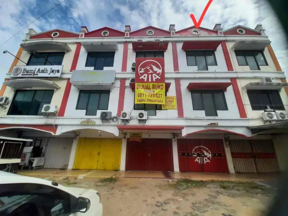 ruko. jln. raya. super. strategis.   bnyak. penyewa. siap. kontrak.     dijual.  hrg. super. terjangkau. satu2 nya.    termurah. lokasi. bgs.  hrg. bagusss. nego. sd jadi. serius.  wa. call.  saja.