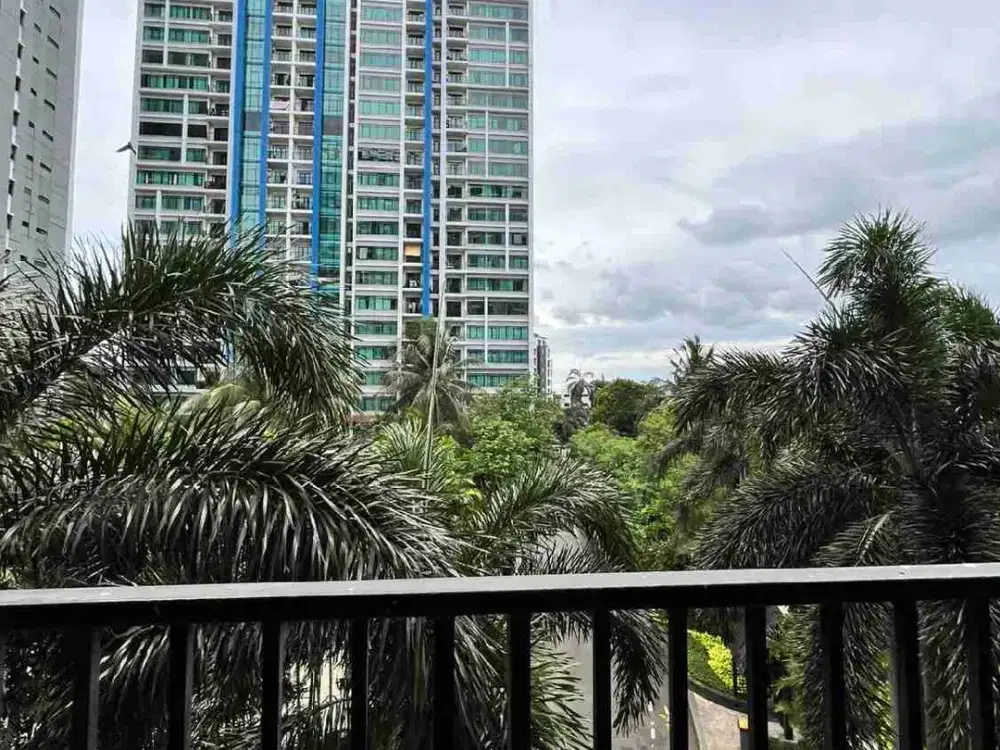 Dijual Apartemen Hampton's Park Type 2 Br luas 79 m2 semi furnished siap huni!