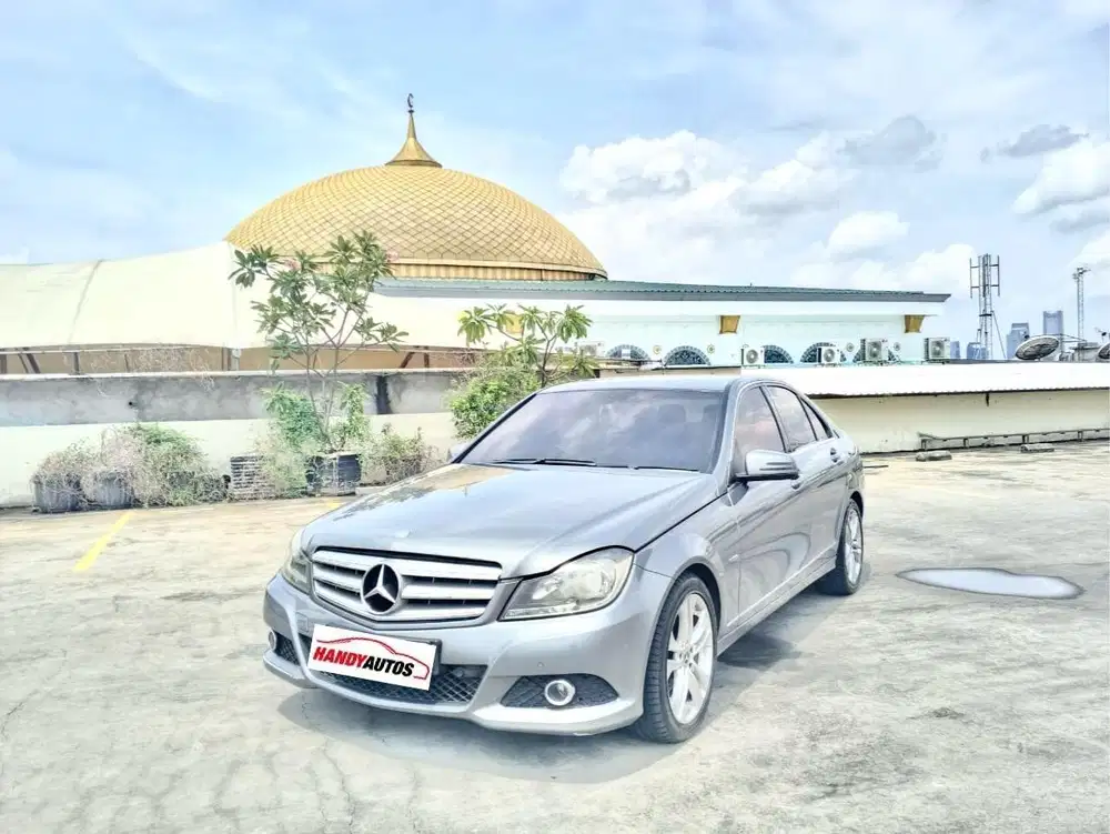 Mercedes Benz C200 Avantgarde Facelift Tahun 2011 Automatic Abu-abu