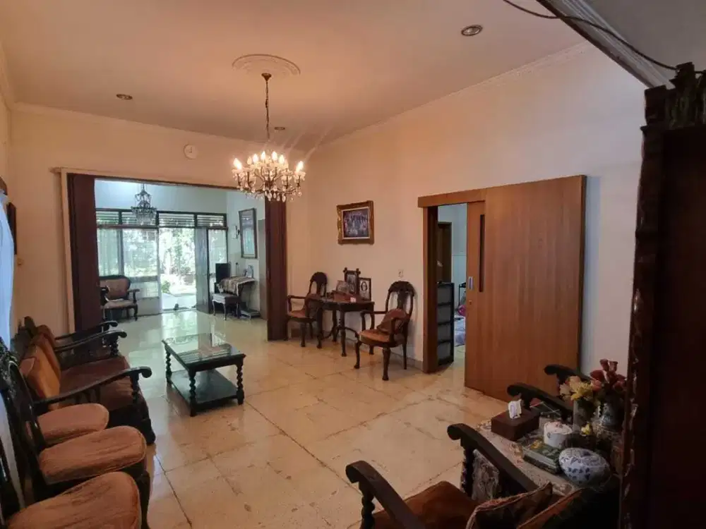 Dijual Rumah Dengan Lokasi Cukup Strategis Di Jakarta Selatan