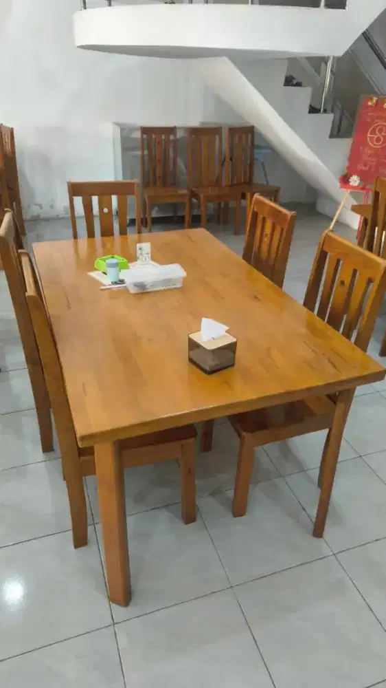 meja makan + 4 set kursi