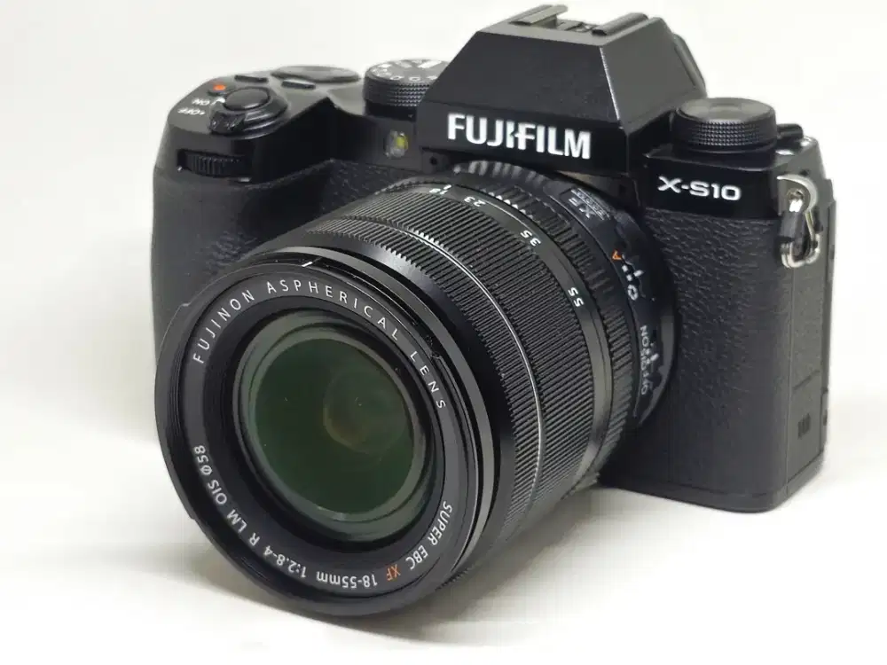 Fujifilm X-S10 + Lensa 18-55mm f/2.8-4 R LM OIS