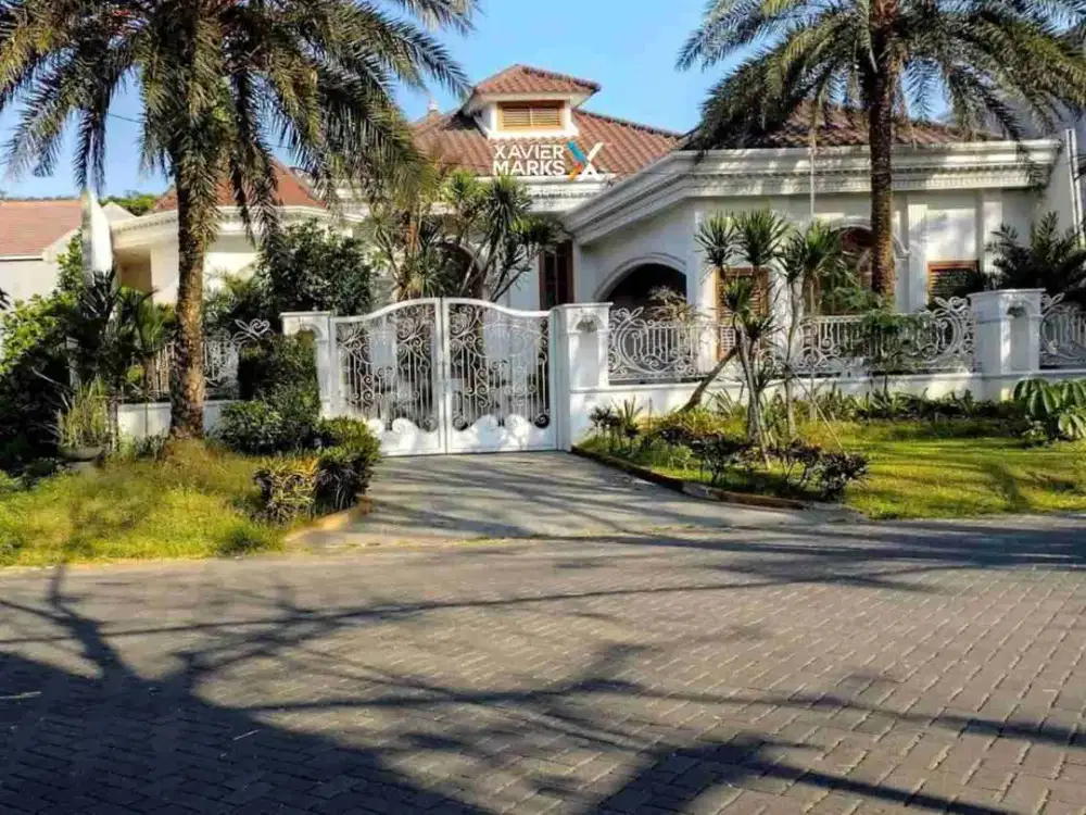 Dijual Rumah Luxury Full Furnish Di Jalan Utama Perumahan Araya Malang