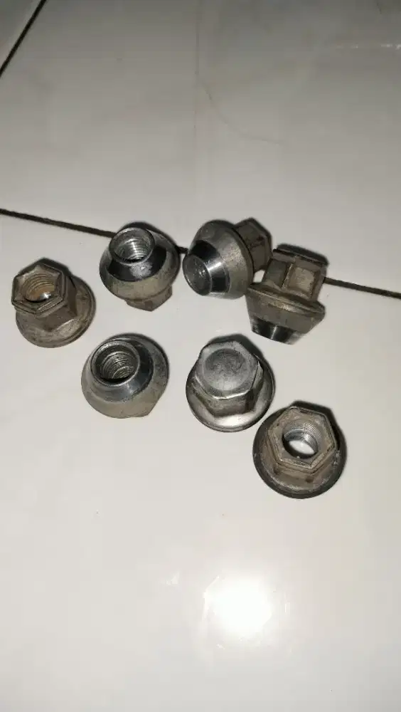 mur roda 18 copotan sken fiesta