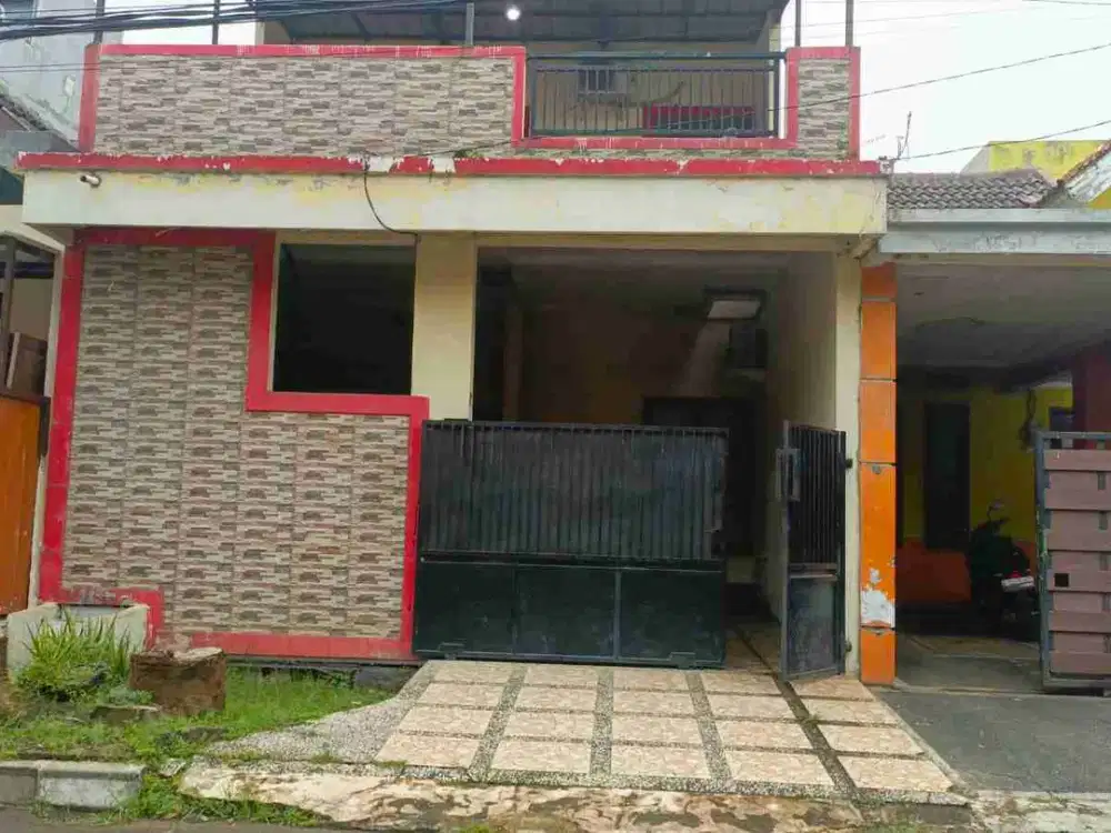 Dijual Cepat Rumah 3 Kamar, 2 lantai 900jt nego di Griya Jakarta, Pamulang