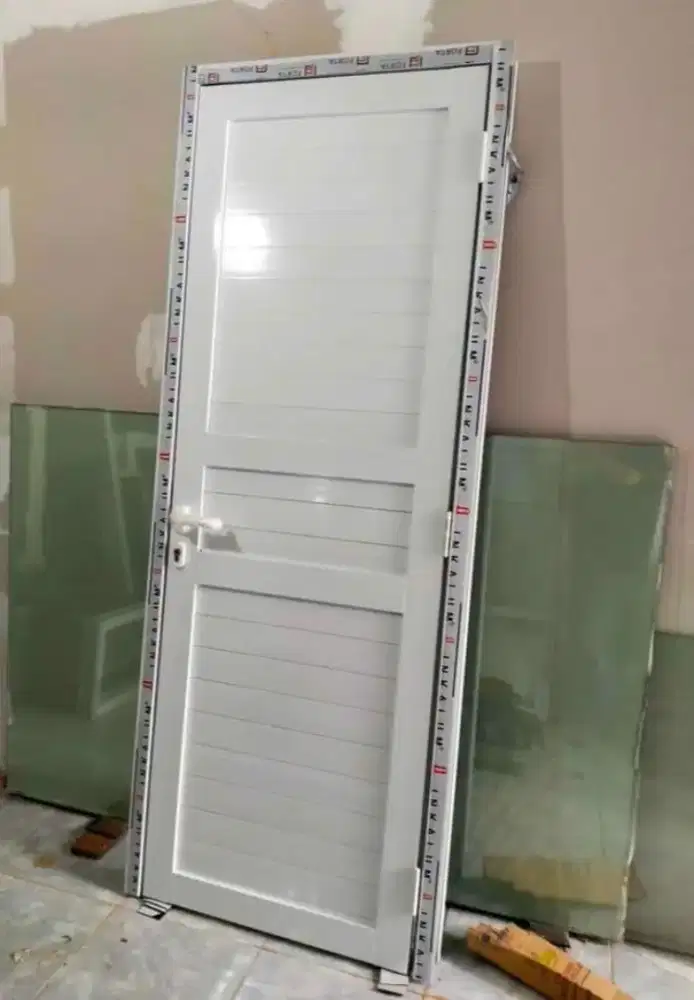 Jual kusen pintu satu dan pintu dua dari bahan aluminium dan kayu
