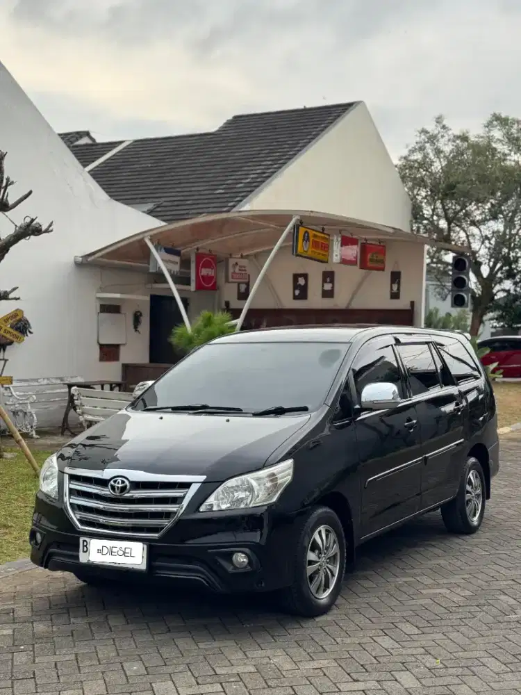 Innova G AT Diesel Tg1 pribadi dari baru Istimewa