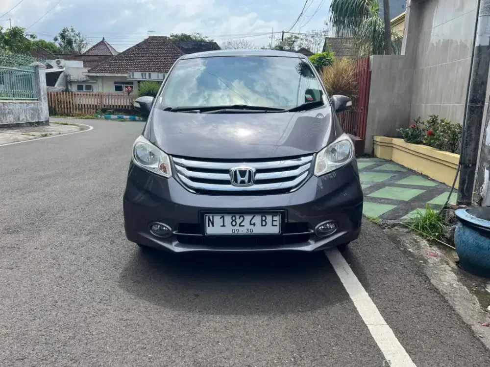 Honda Freed E 2015 Bensin