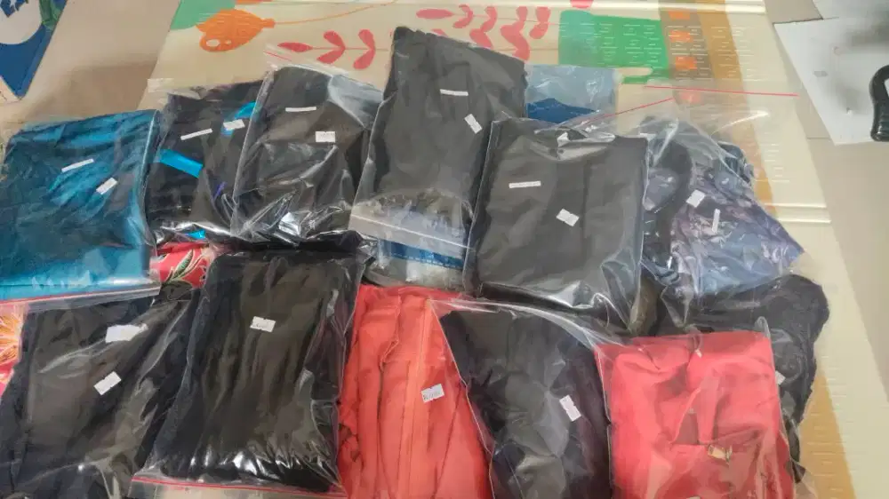 Preloved baju dan kerudung