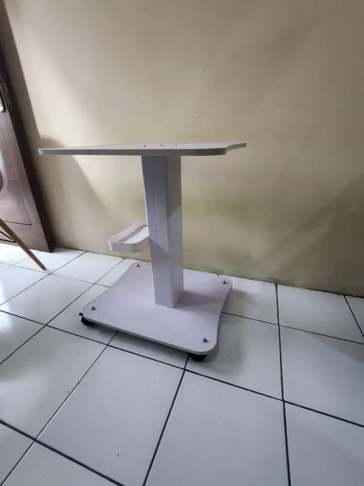 Trolley/meja alat facial untuk di klinik kecantikan, medis atau salon
