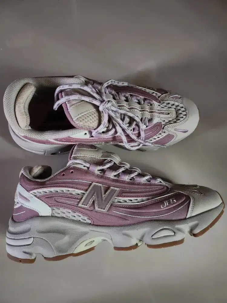 Sepatu size 42 New Balance 1000 original