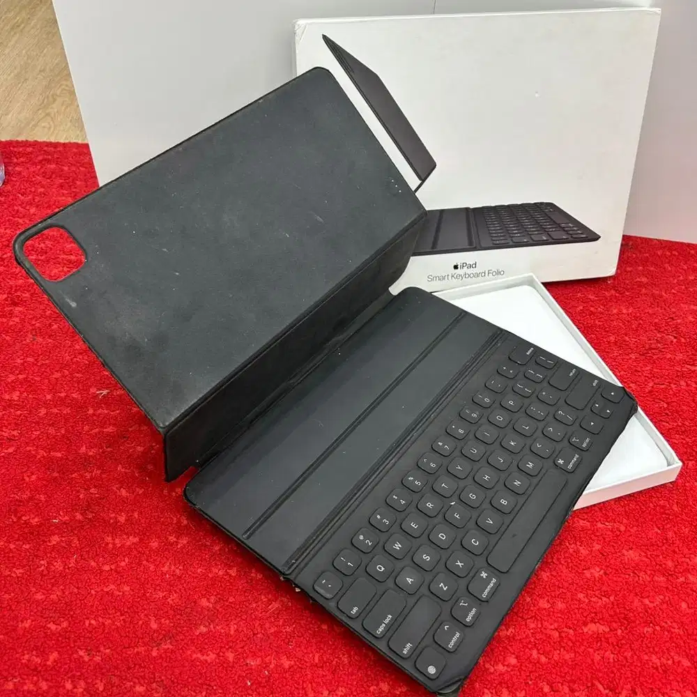 iPad Smart Keyboard Folio