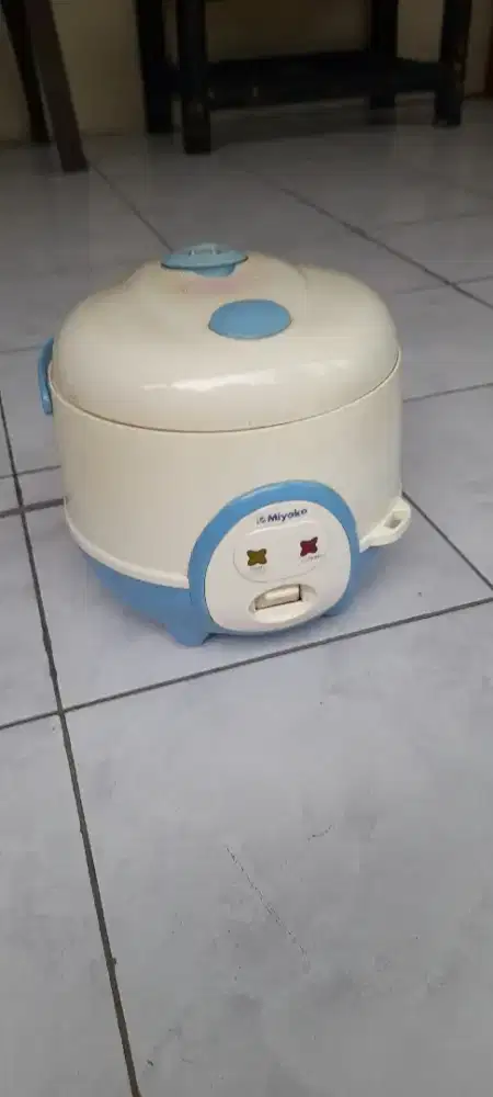 Jual rice cooker Miyako 0,6 liter